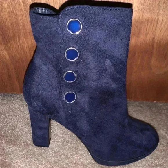 Women’s Size 6 Velvet Boot Heels - Picture 1 of 5